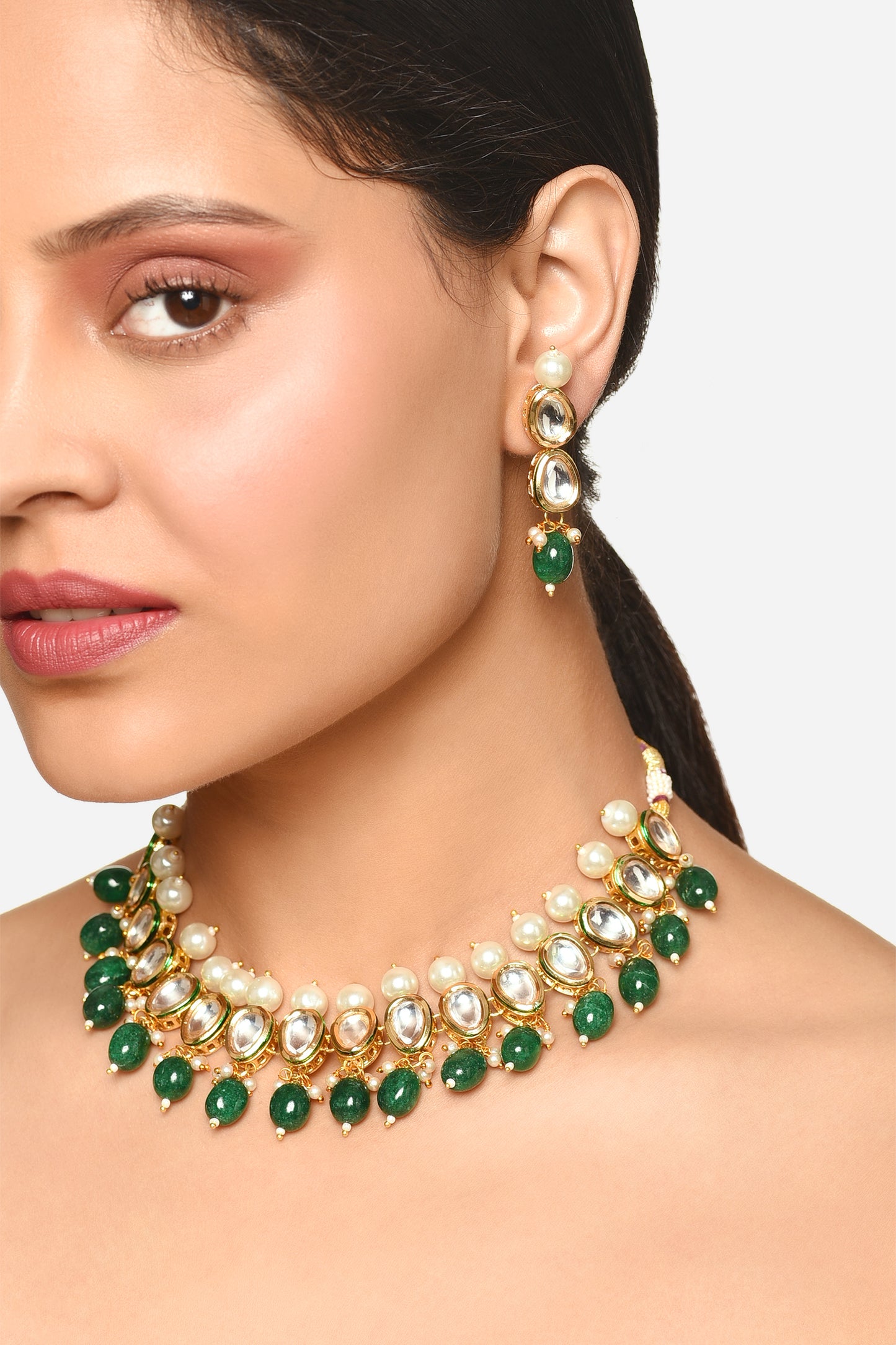 Pearl And Emerald Choker Jewellery Set